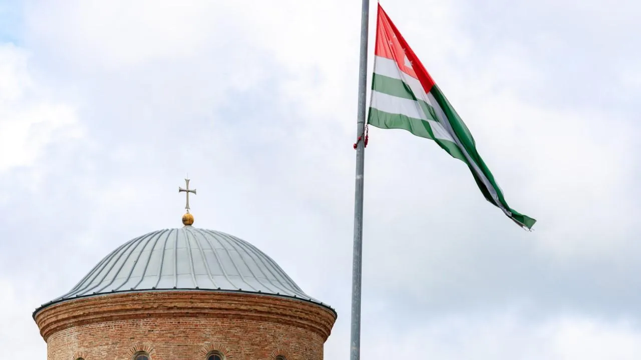 В Абхазии рассказали о положительных сторонах соглашения о двойном гражданстве с Россией