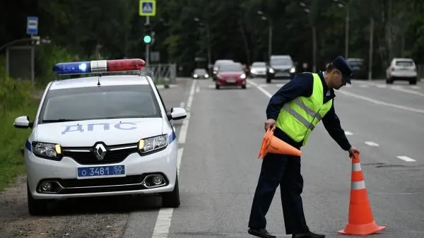 В Павловском Посаде автомобиль съехал в кювет и опрокинулся, погиб один человек