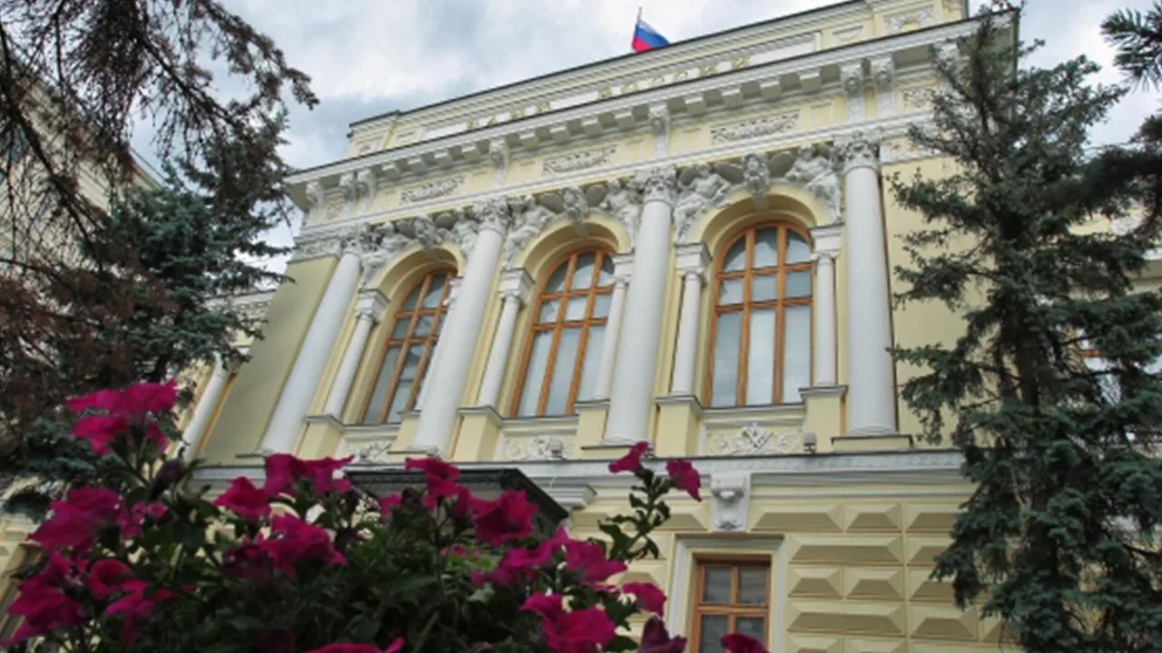 Центробанк рассказал о возможности выпуска банкноты номиналом в 10 000 рублей