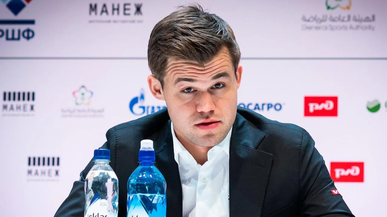 «Вы уйдете в отставку?»: Карлсен призвал Дворковича покинуть пост президента FIDE