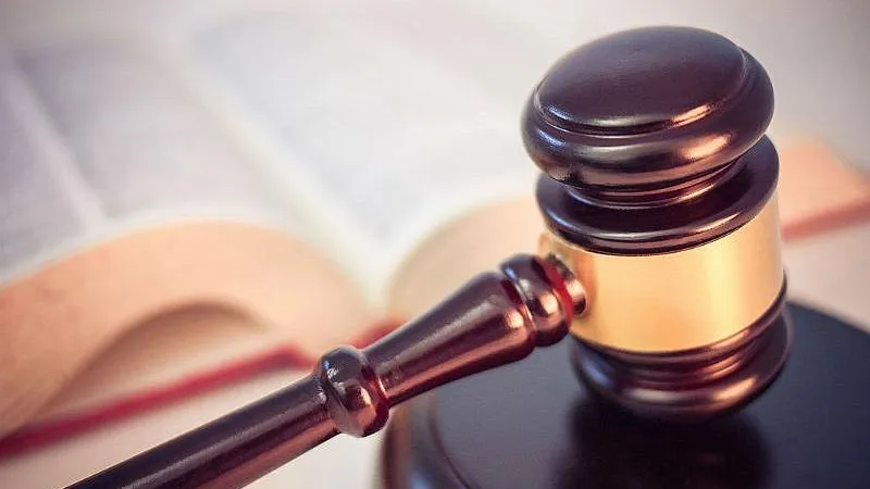 Парикмахер из Кемерова осужден за приобретение шпионских часов