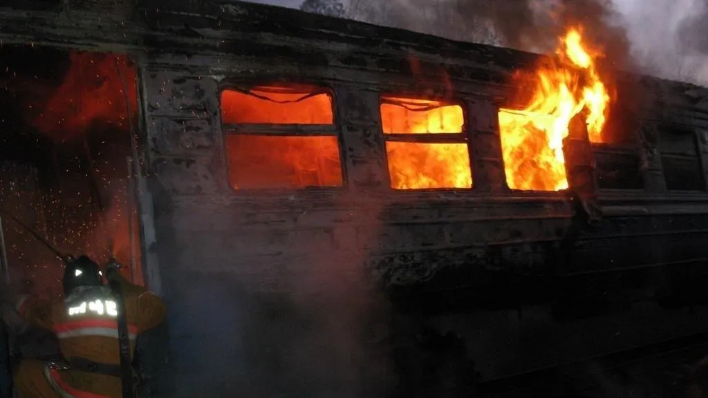 Отцепленный вагон загорелся в подмосковном Домодедово