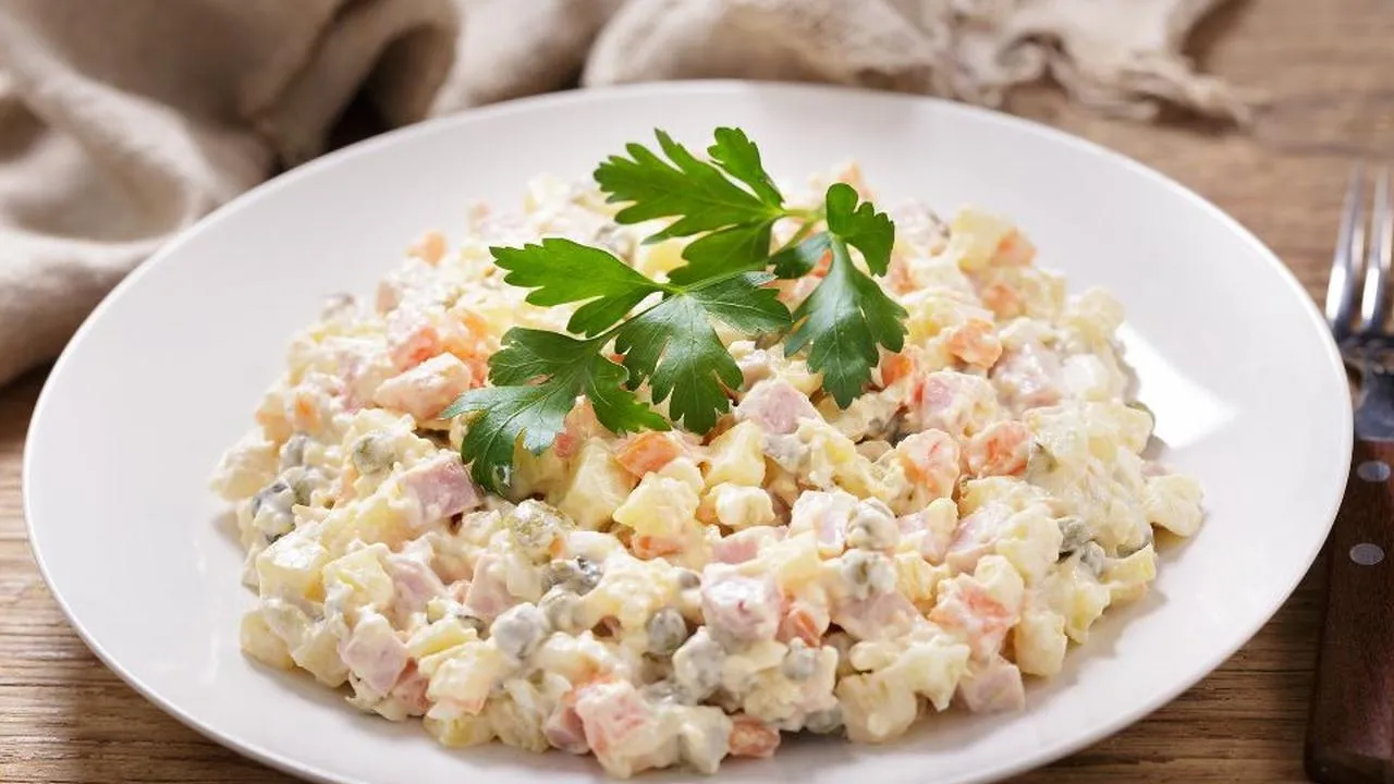 Запретный плод: майонезный салат после двух часов на столе становится ядовитым