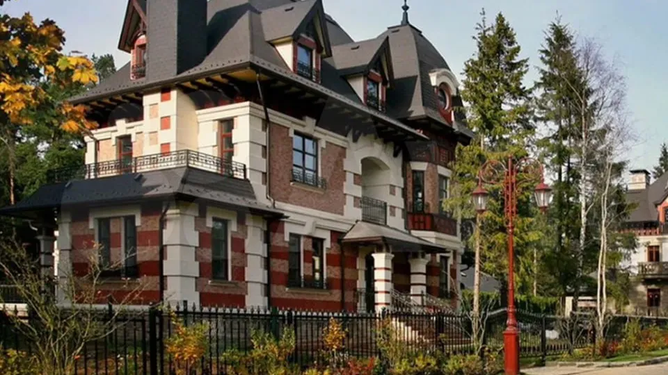 Фото: городская доска объявлений