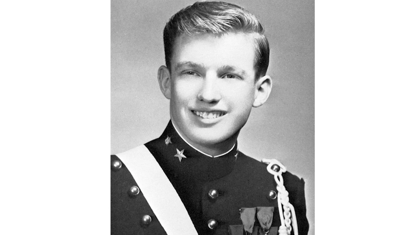 Кадет Нью-Йоркской военной академии Дональд Трамп, 1964 год