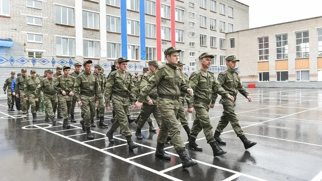 Мужчины, желающие поступить на военную службу по контракту, могут обратиться в пункт отбора в Балашихе