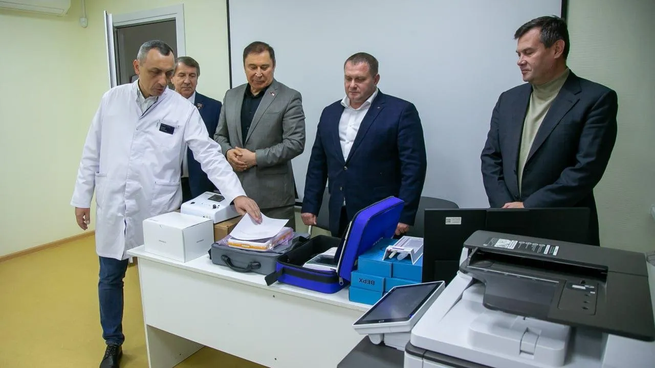 Новое современное оборудование закупили для поликлиники и ФАПов в Озерах
