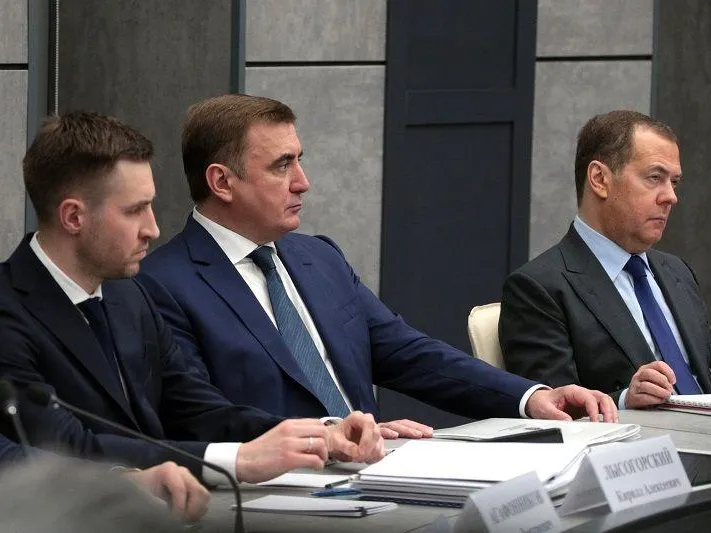 Вызовы 2022: как справились губернаторы и что ждет их дальше 