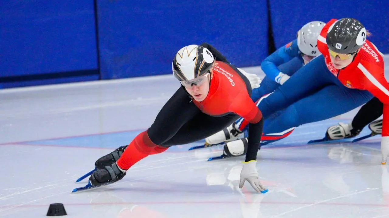 Российская шорт-трекистка вышла в полуфинал на Олимпиаде, несмотря на падение