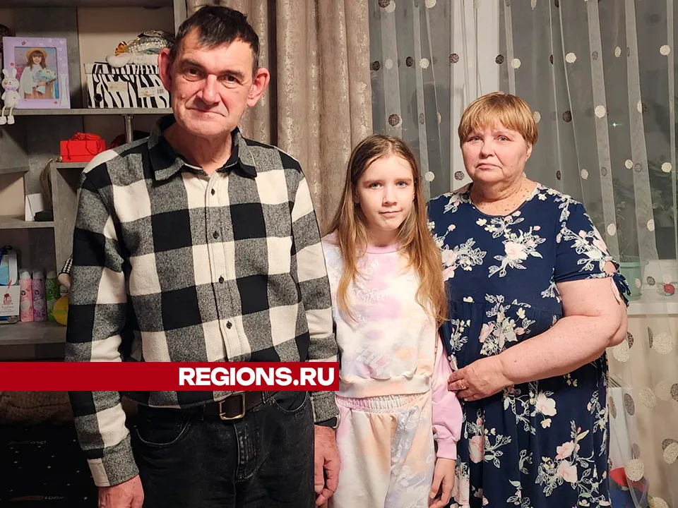 Супруги Оняновы с внучкой Кристиной. Фото: Хавива Фонина&nbsp;