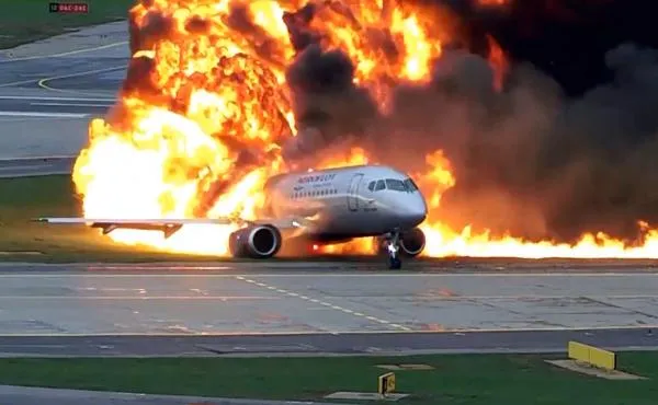 Sukhoi Superjet 100-95B в Шереметьеве