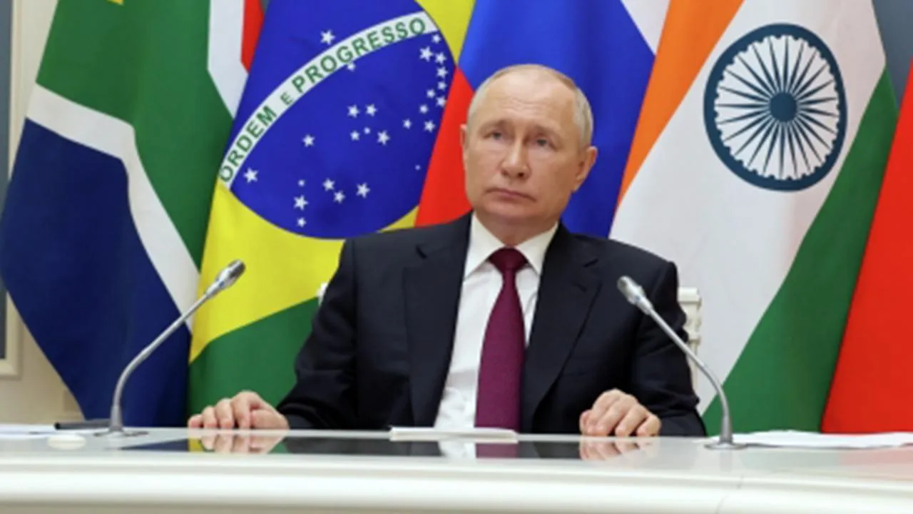 Путин: Россия поддерживает проведение министерской встречи БРИКС по делам женщин