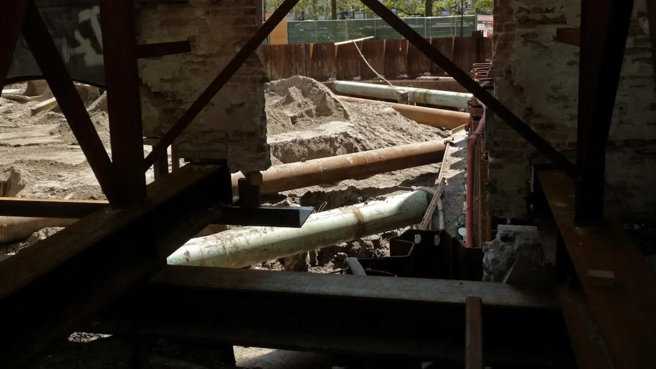 В подмосковных Химках под мостом было обнаружено тело строителя из Северной Кореи