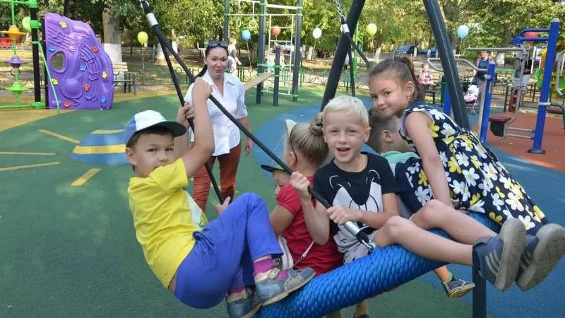 Почти 1,5 тысячи дворов и 250 детских площадок благоустроят в Подмосковье в 2019 году