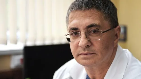 Доктор Мясников рассказал, в чем опасность назальных капель от насморка