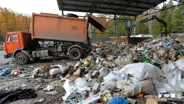 Мусор в Подмосковье будут вывозить машины разного цвета