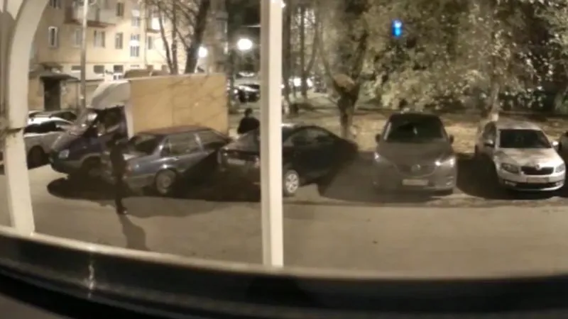 Угонщиков, пытавшихся похитить автомобиль, поймали на горячем в Клину