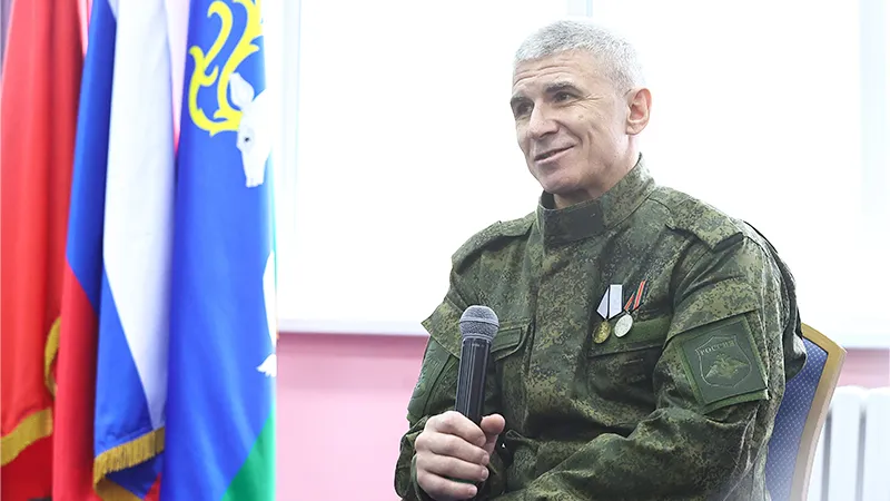 Орденом Мужества наградили командира роты, не прекратившего бой после тяжелого ранения