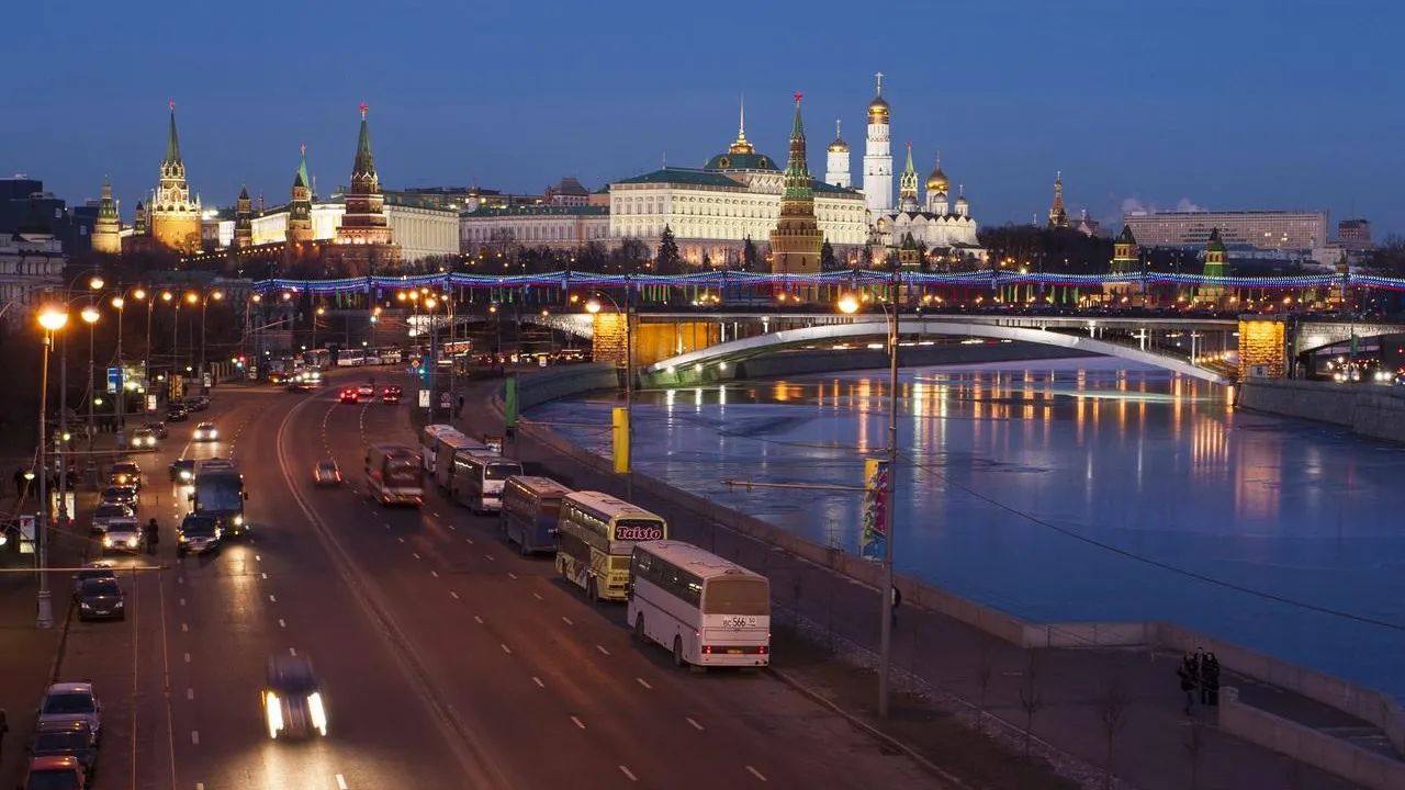 Силы ПВО сбили пять летевших на Москву дронов