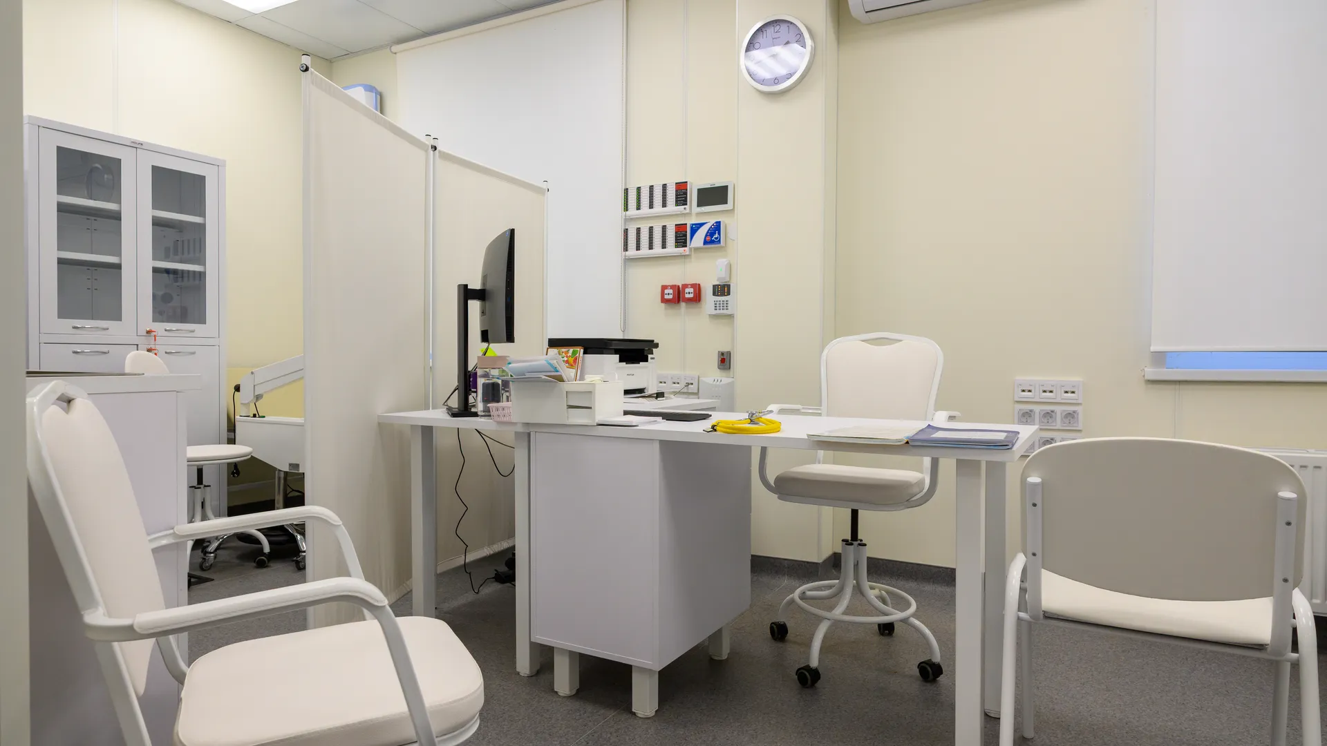 Кабинет врача в фельдшерском здравпункте поселка Пустоши округа Шатура