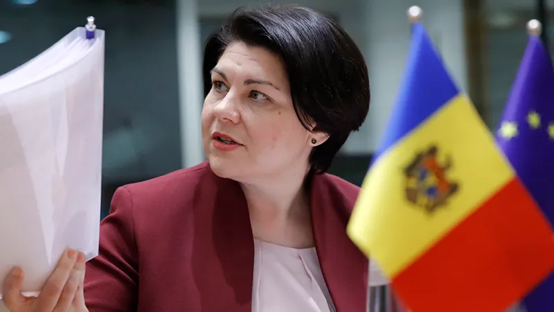 Стало известно из-за чего правительство Молдавии отправили в отставку