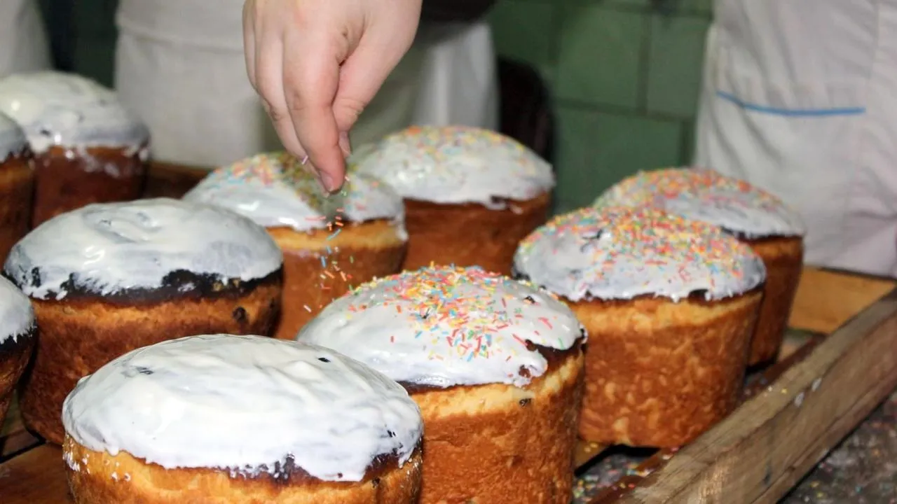 Куличи с колбасой и курицей: в РПЦ отреагировали на сомнительные новинки сетевых магазинов к Пасхе