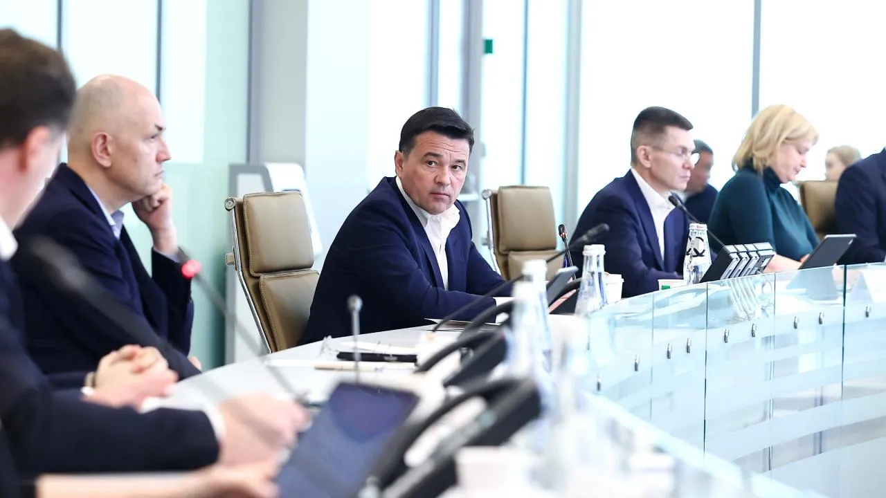 Андрей Воробьев отметил важность доступности услуг для владельцев летних кафе и фудтраков