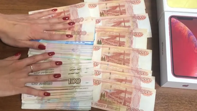Четыре девушки обокрали салон сотовой связи в Бронницах на 1,5 миллиона
