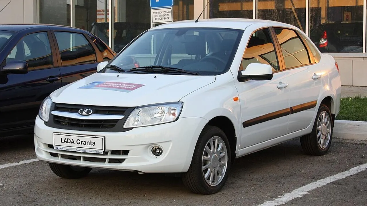 Египтянам предложили новые автомобили Lada Granta по цене до 695 тысяч рублей
