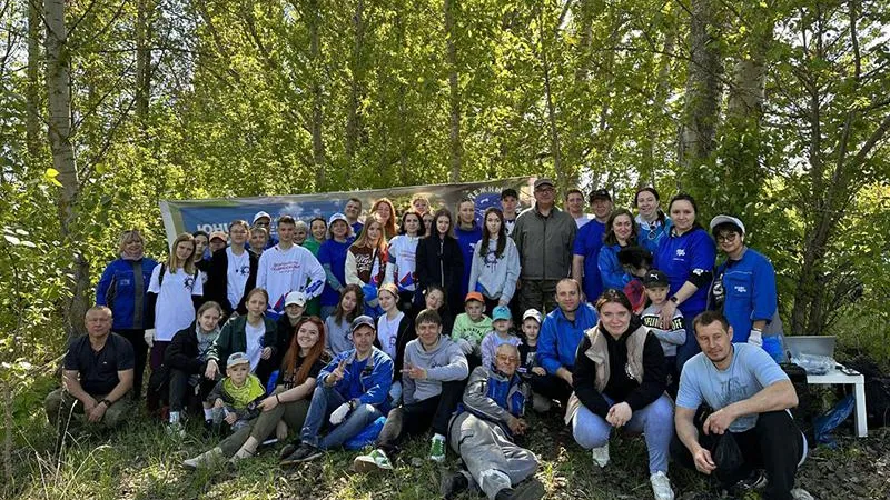 Внушительный улов собрали волонтеры городского округа Шатура на берегу озера Святое