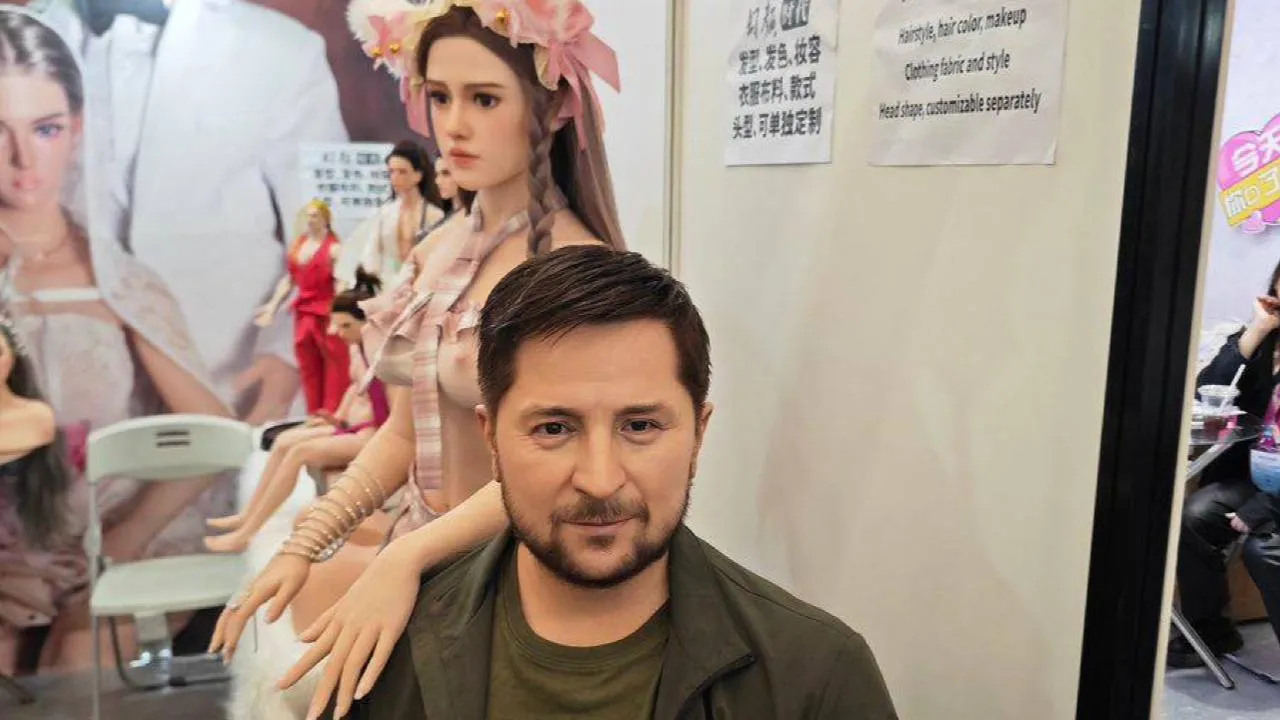  секс с резиновой куклой Резиновая кукла Зеленского стала экспонатом выставки секс-игрушек