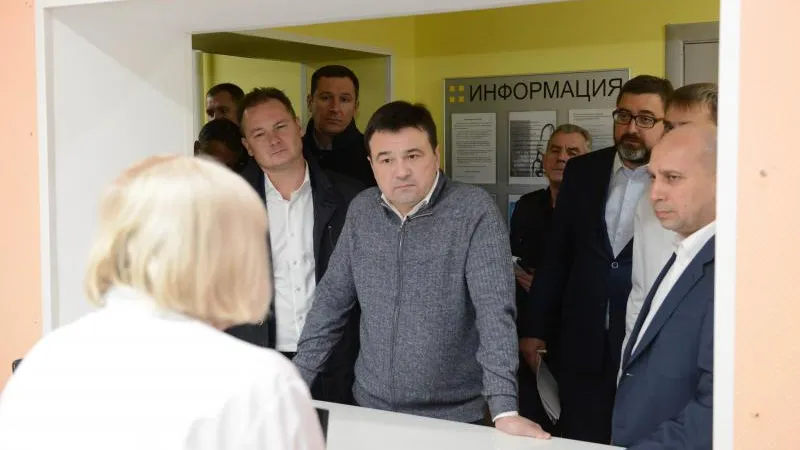 Губернатор осмотрел детскую и взрослую поликлиники в Кашире