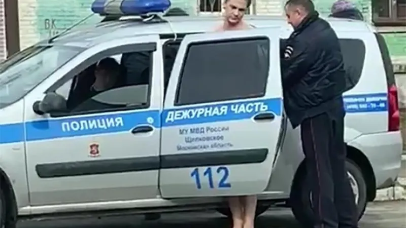 «Летом выходил в пуховике»: голый мужчина переполошил жителей Фрязино