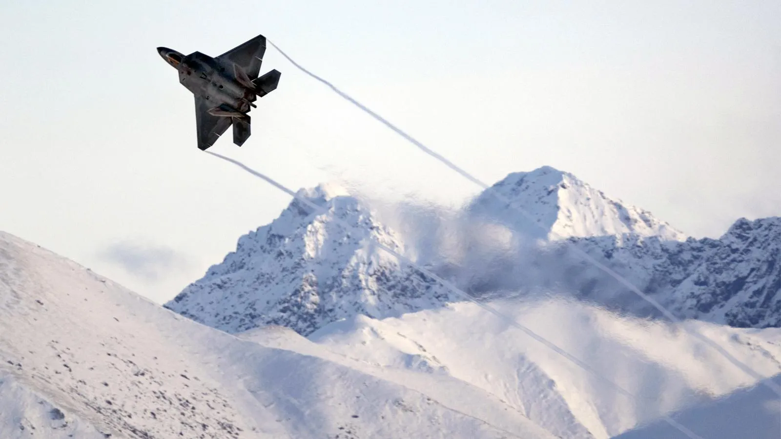 Истребитель F-22 Raptor над объединенной базой Элмендорф-Ричардсон, Аляска, ноябрm 2023 года. Senior Airman Julia Lebens