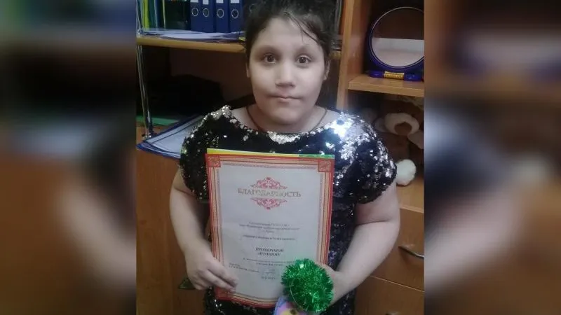 Девочка-инвалид из Селятино продает поделки, чтобы собрать деньги на реабилитацию