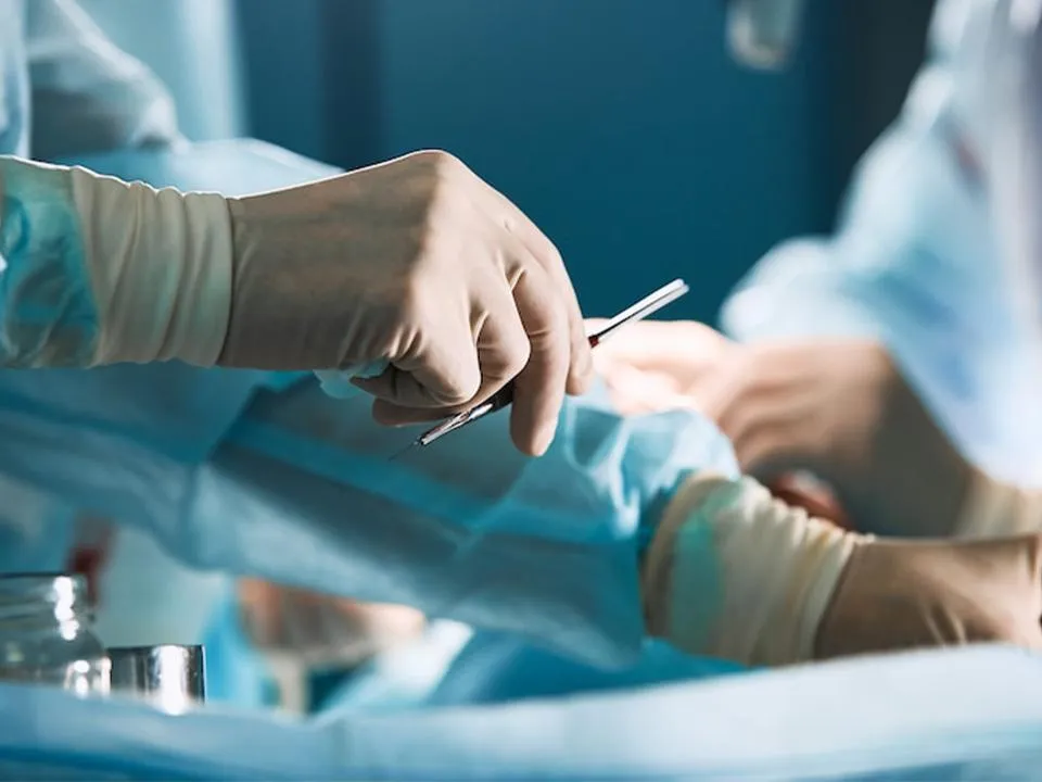 Ни дыхания, ни пульса: подмосковные врачи быстро и слаженно вернули с того света пенсионерку