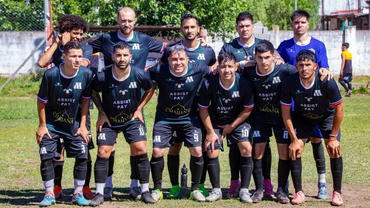 Аргентинский клуб презентовал форму с храмом Василия Блаженного и российским триколором