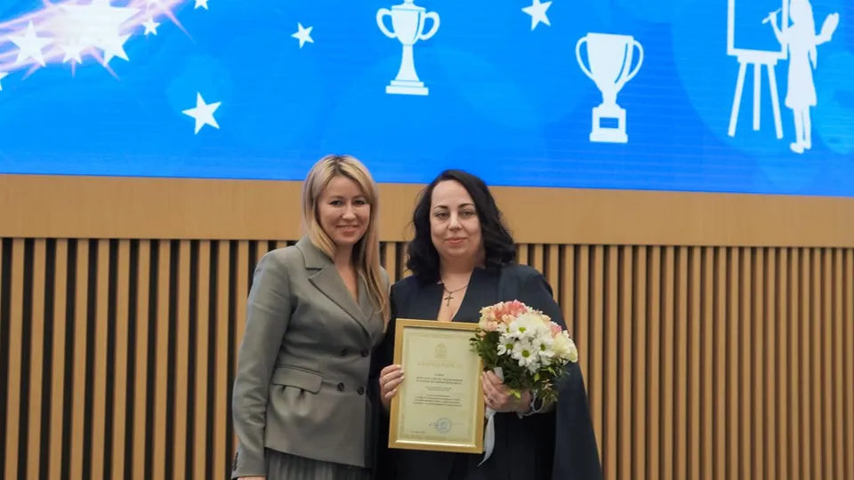 Тамара Нергадзе из Фрязина получила награду. Фото: Министерство социального развития МО