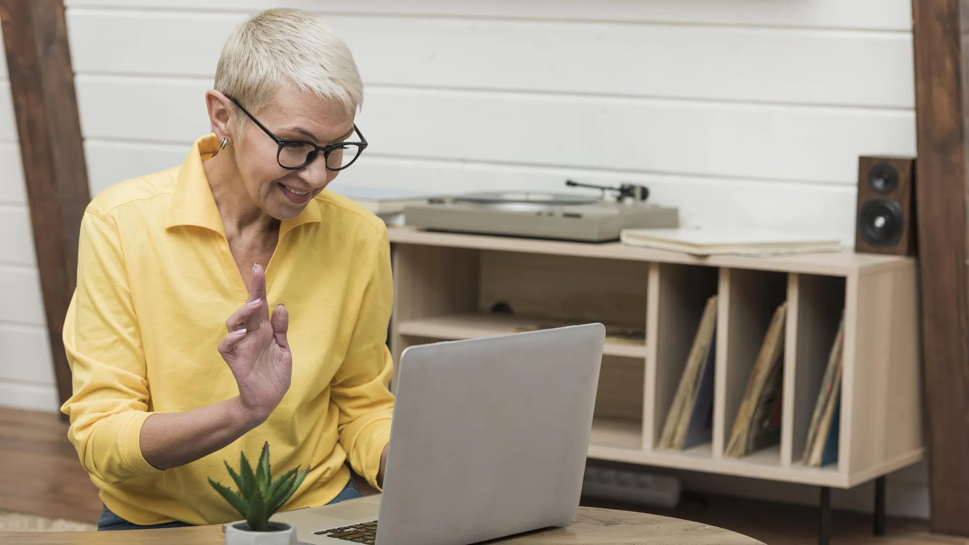 Фото%: elements.envato.com