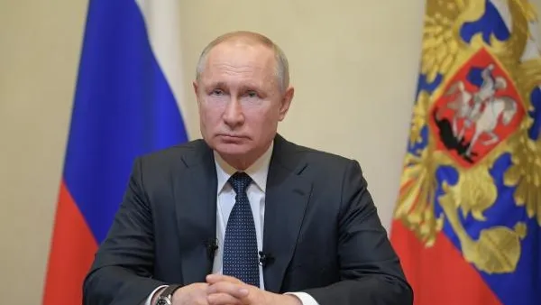 Владимир Путин объявил в России выходные с 28 марта по 5 апреля