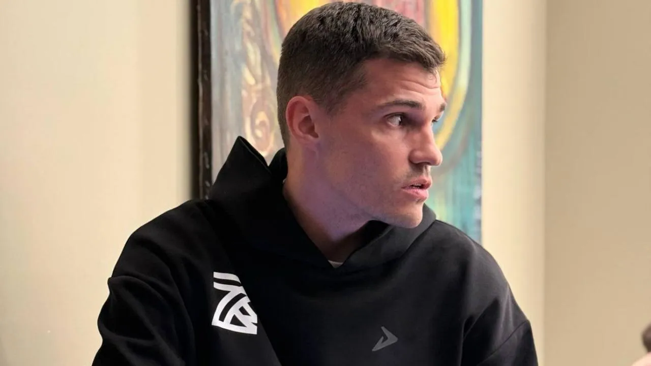 «Не отходим от детей»: капитан «Спартака» и воспитанники его академии отравились на сборах в Сочи