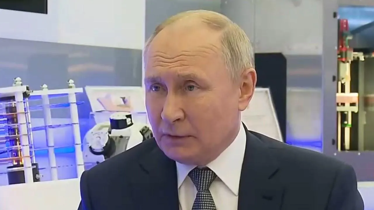 Путин назвал мат частью русского языка