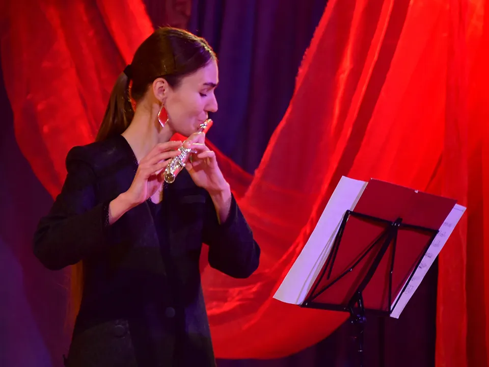 Лауреат международных и всероссийских конкурсов Ирина Максимович (флейта). Фото: Наталья Бычкова