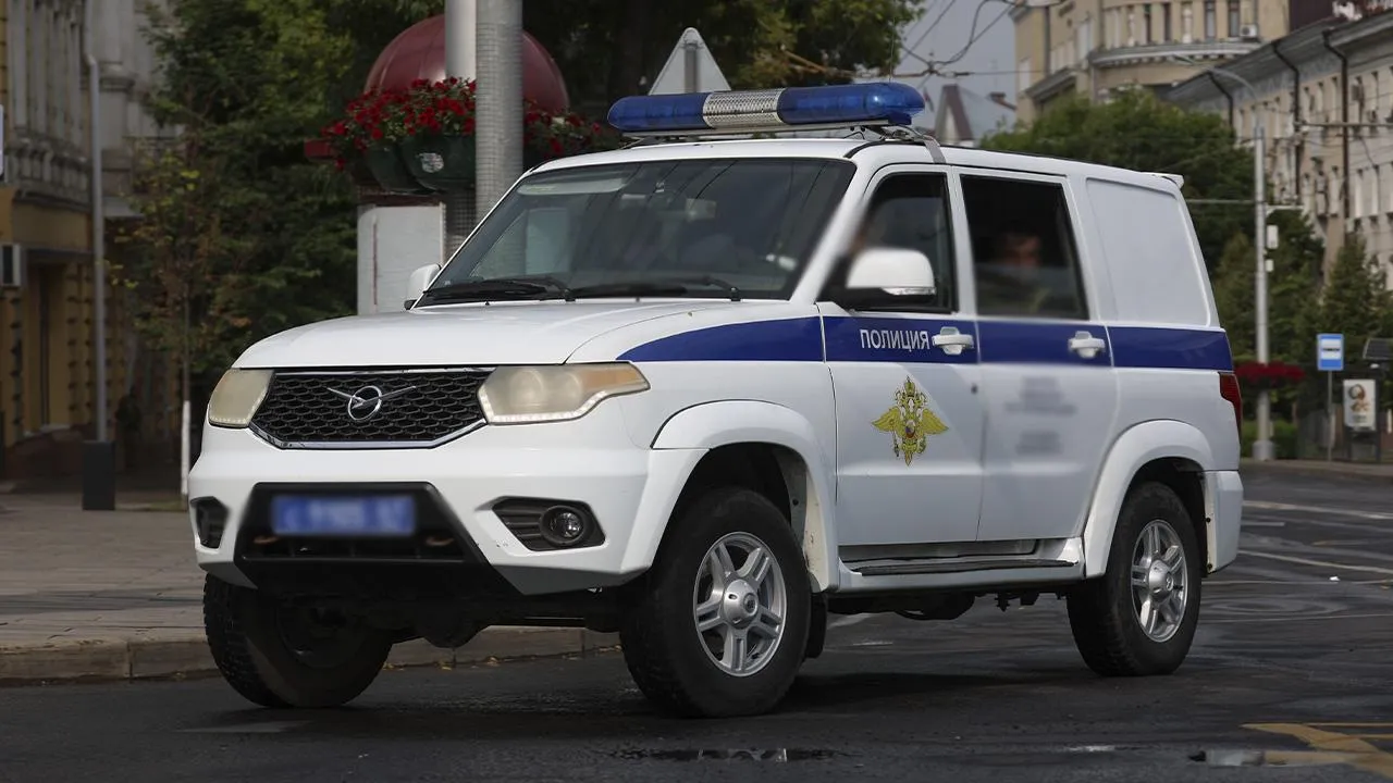 «Налоги не платит»: мужчина в Крыму избил аниматора, который развлекал прохожих