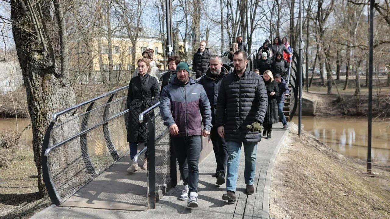 По итогам обхода территории Городского парка глава округа Чехов дал ряд поручений по его благоустройству