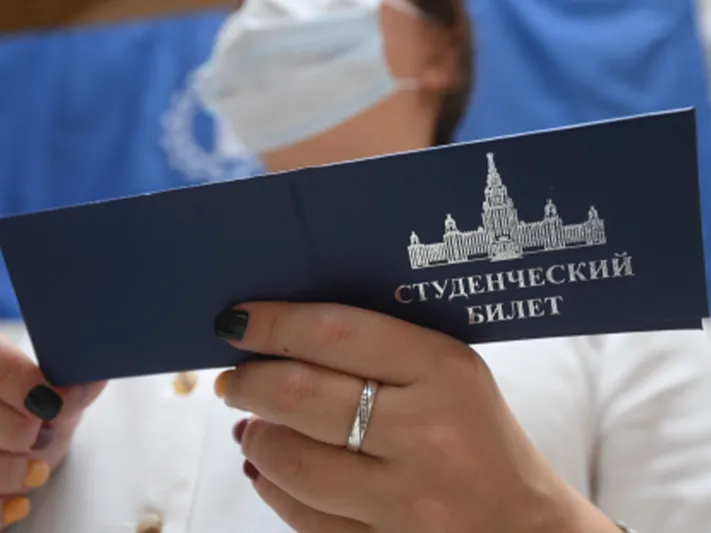 Российские студенты стали чаще выбирать онлайн-курсы вместо вузов — разбор эксперта
