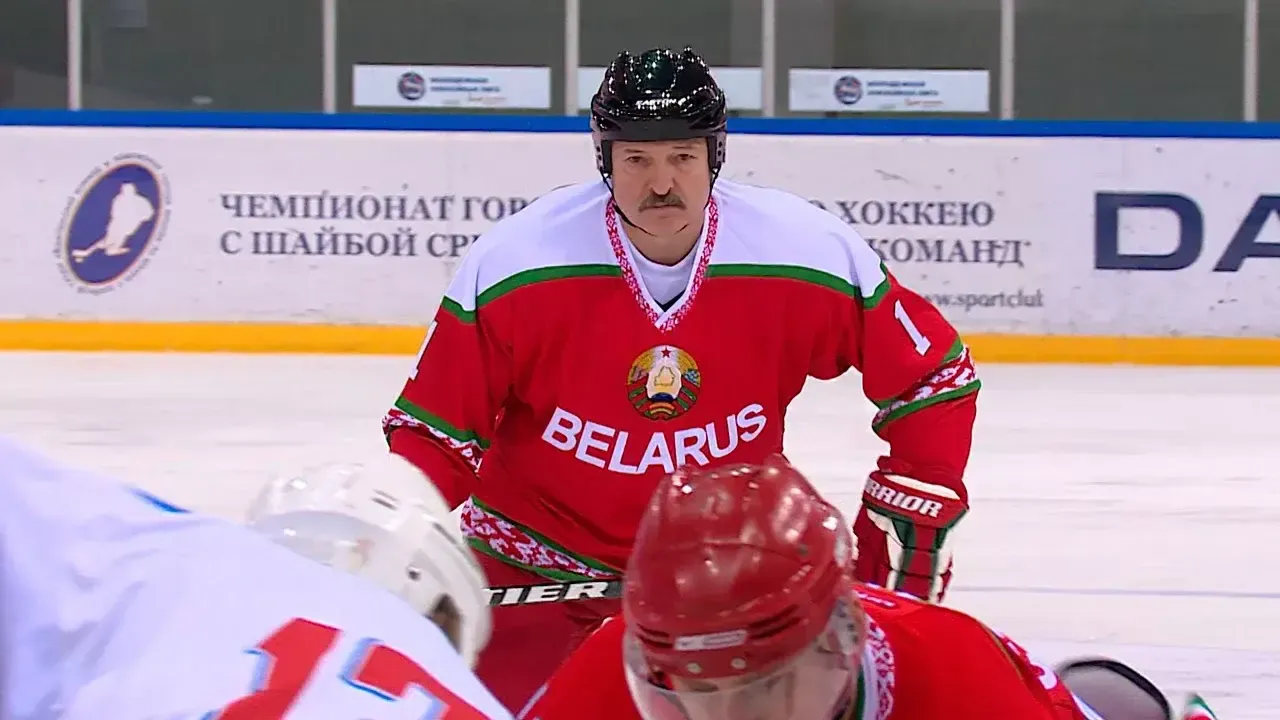 Лукашенко похвастался, что играл в одной пятерке с Гретцки