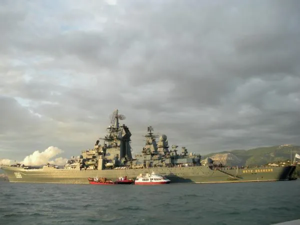 Российский надводный корабль с ядерной энергетической установкой — тяжелый атомный крейсер «Петр Великий»