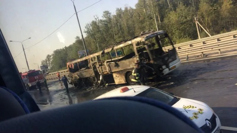 Возгорание в салоне рейсового автобуса на трассе М-2 обнаружил водитель