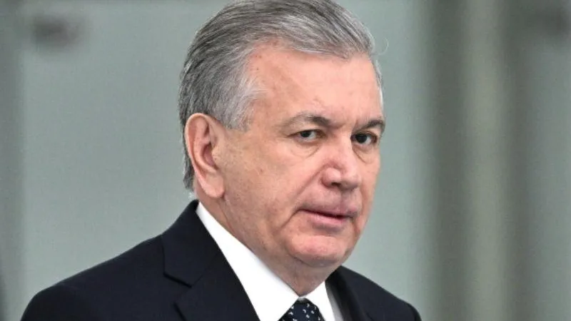 Президент Узбекистана лично проверил качество отопления в ташкентской квартире
